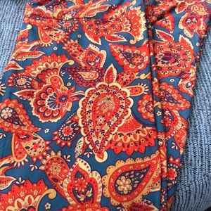 LulaRoe Tall and Curvy Leggings